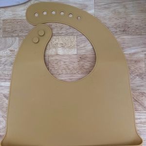 Silicone bib